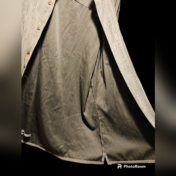 Bacharach Men's L button-down. Brown - Picture 5 of 5